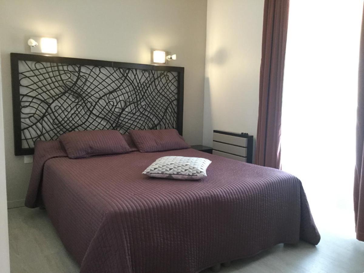 Les Pastels Hotel La Roche-sur-Yon Buitenkant foto