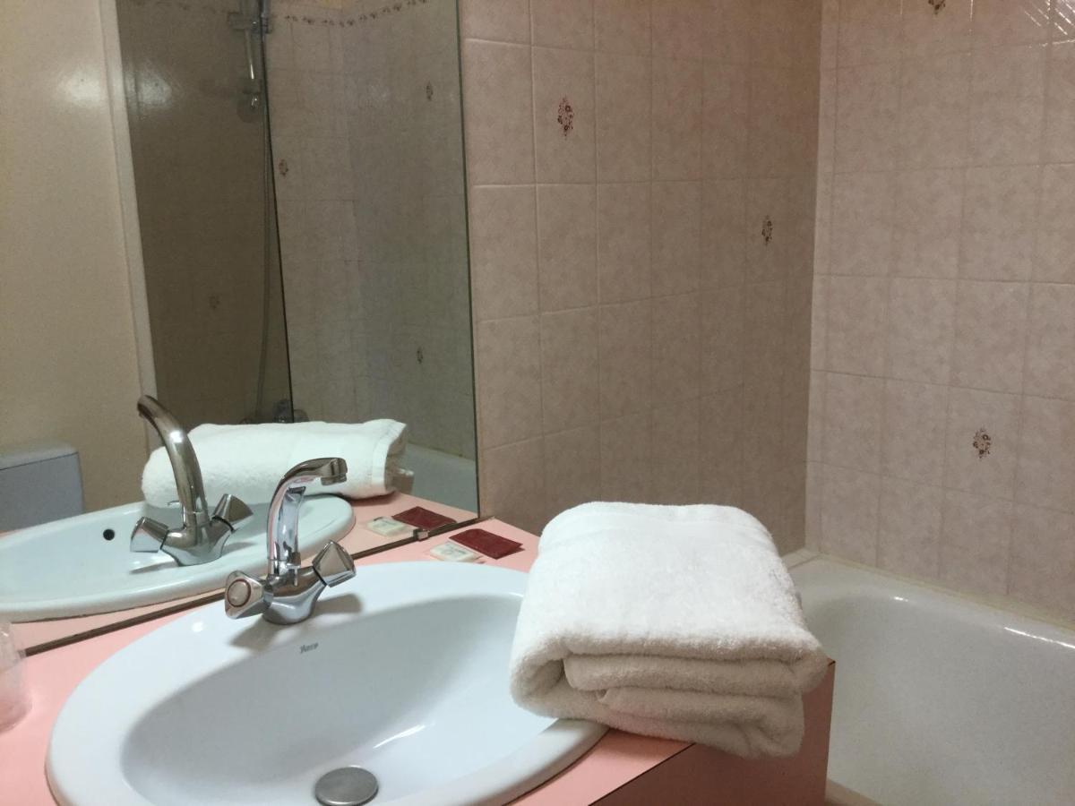 Les Pastels Hotel La Roche-sur-Yon Buitenkant foto