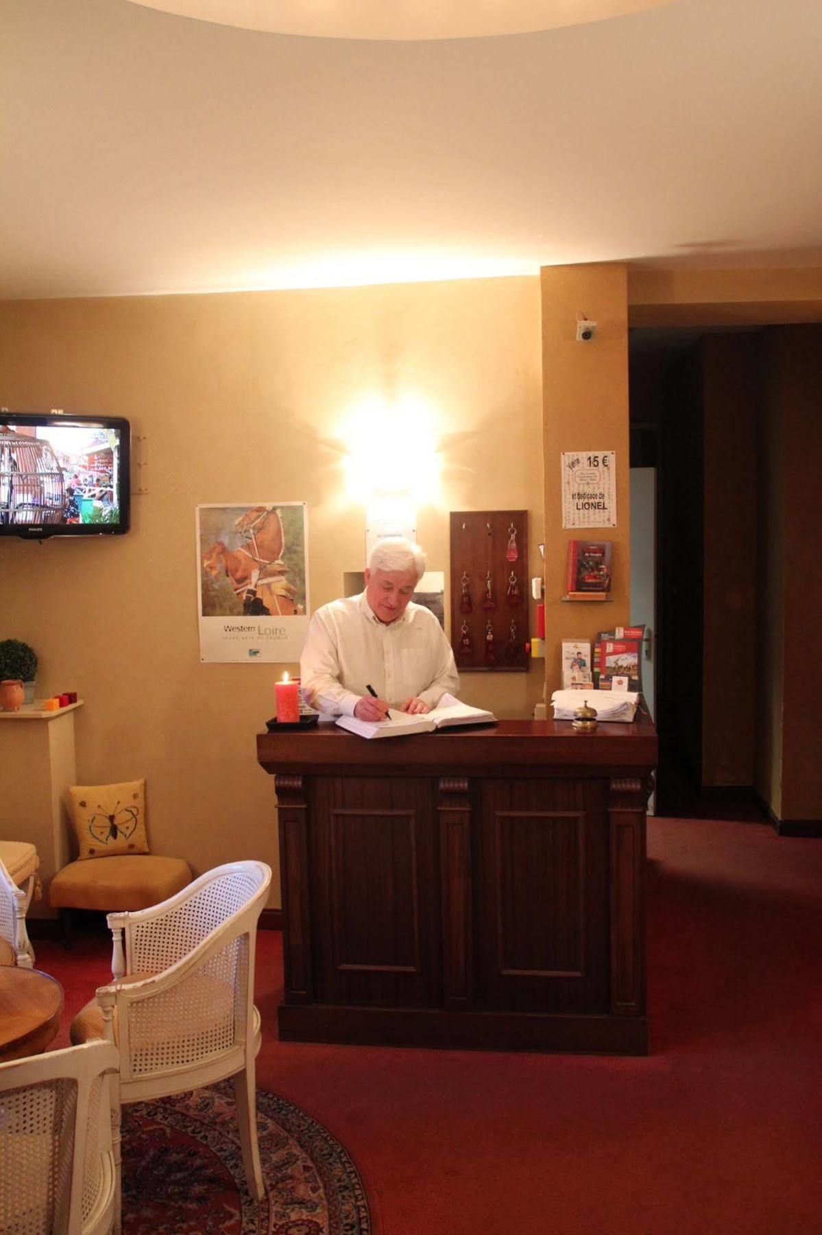 Les Pastels Hotel La Roche-sur-Yon Buitenkant foto